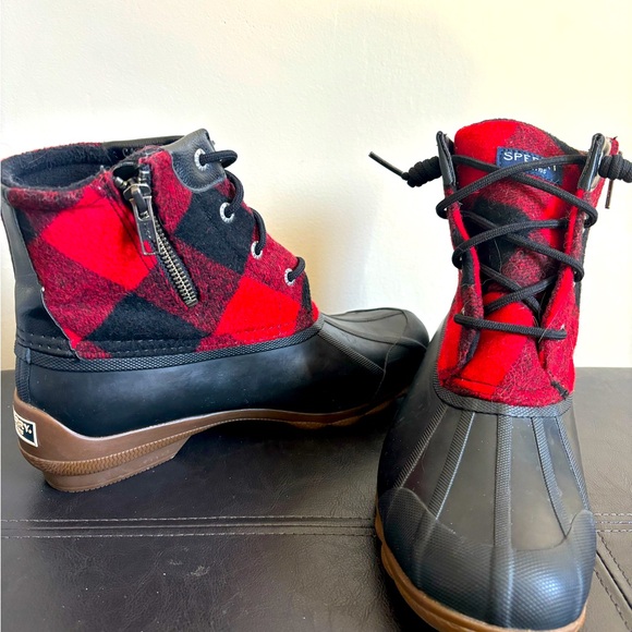 Women’s Sperry Duck Boots - Picture 1 of 3